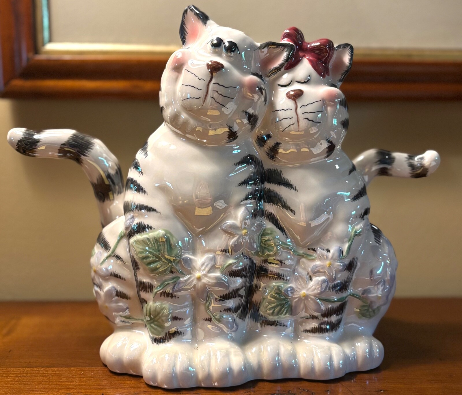 Vintage Anthropomorphic Whimsical Cats Figurine, Luster Glaze Feline Decor *Read
