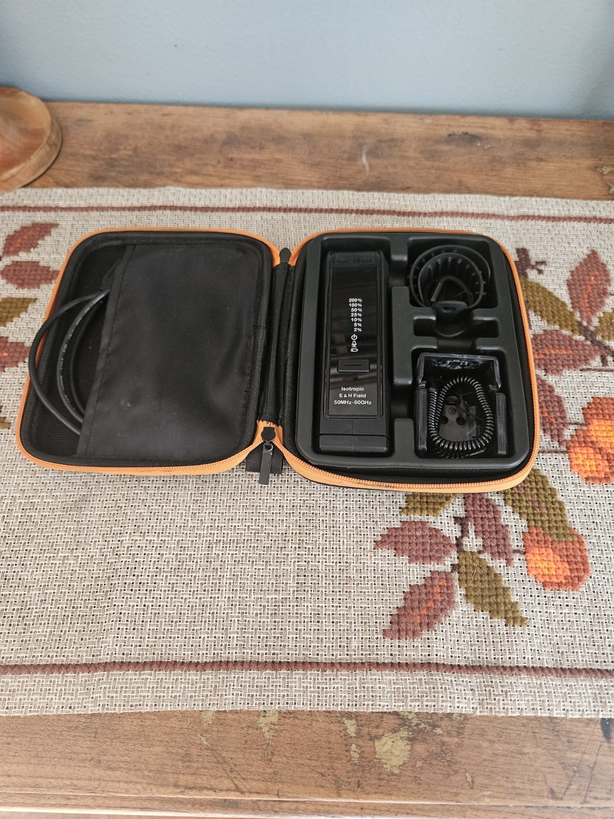 FieldSENSE 60 Personal 5G RF Monitor 50MHz-60GHz Isotropic E & H Field