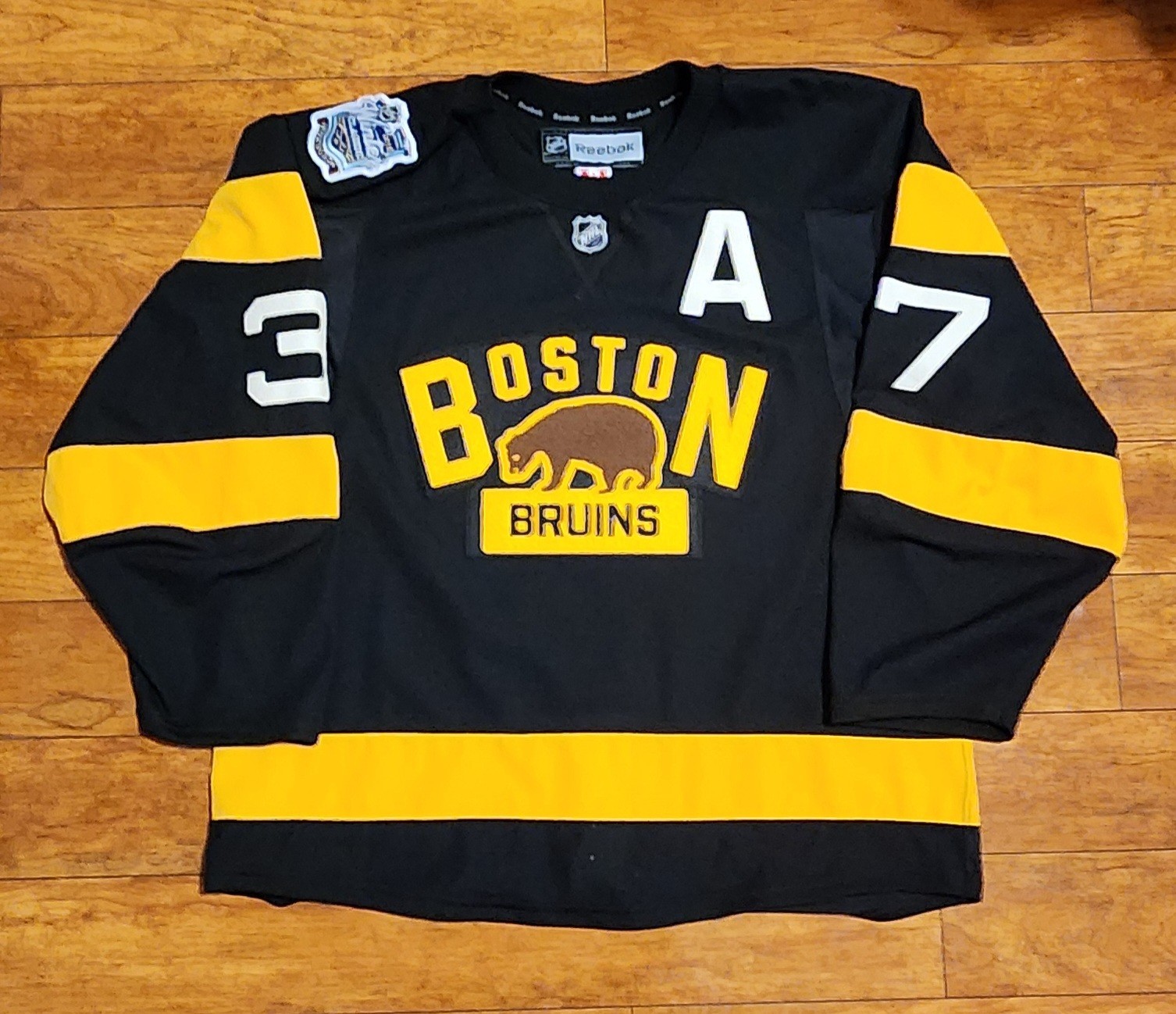 2016 Winter Classic Boston Bruins Patrice Bergeron Size 56 BNWOT Jersey 2016 Winter Classic Boston Bruins Patrice Bergeron Size 56 BNWOT Jersey