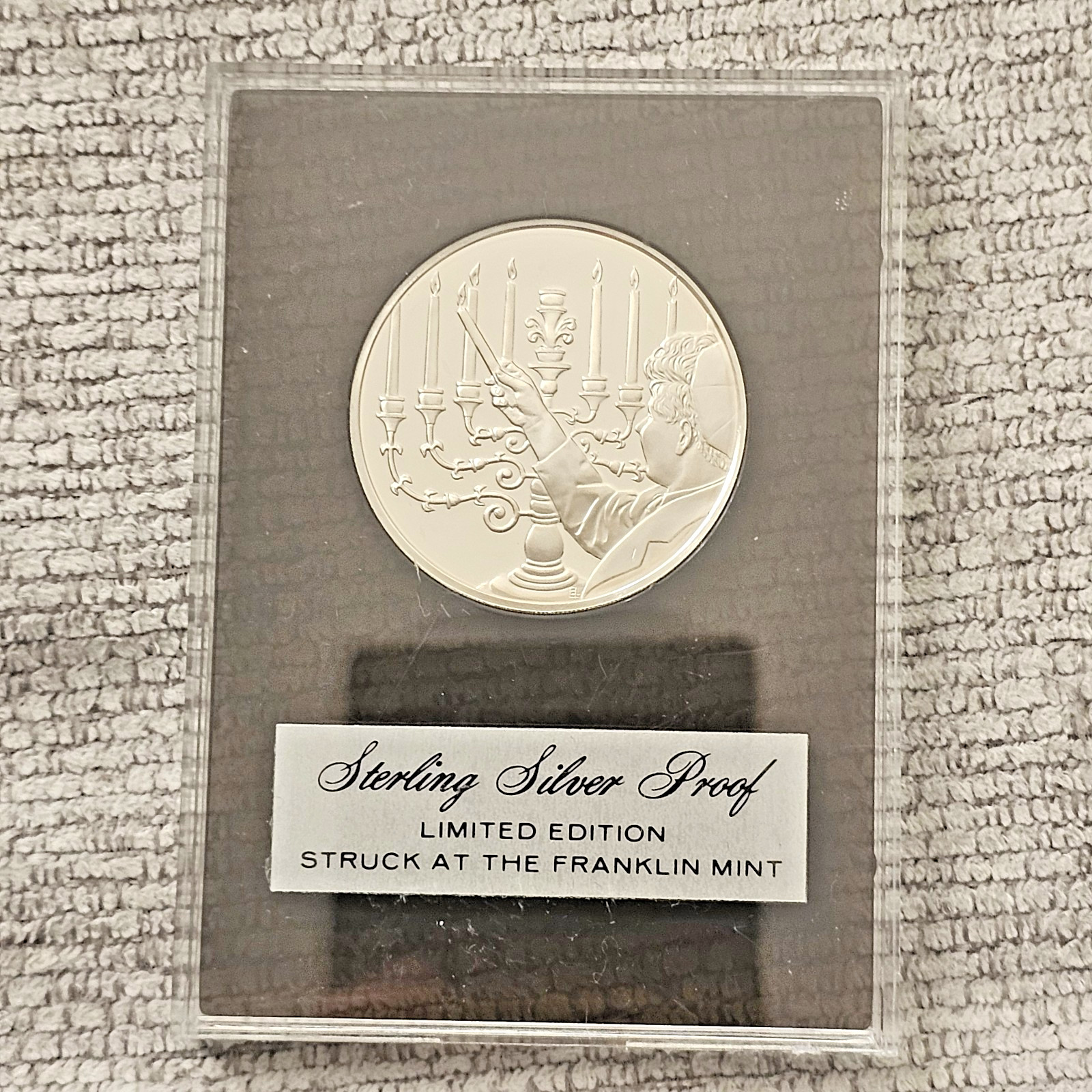 1973 US USA Franklin Mint Hanukkah Lighting MENORAH Proof Silver Medal 1973 US USA Franklin Mint Hanukkah Lighting MENORAH Proof Silver Medal