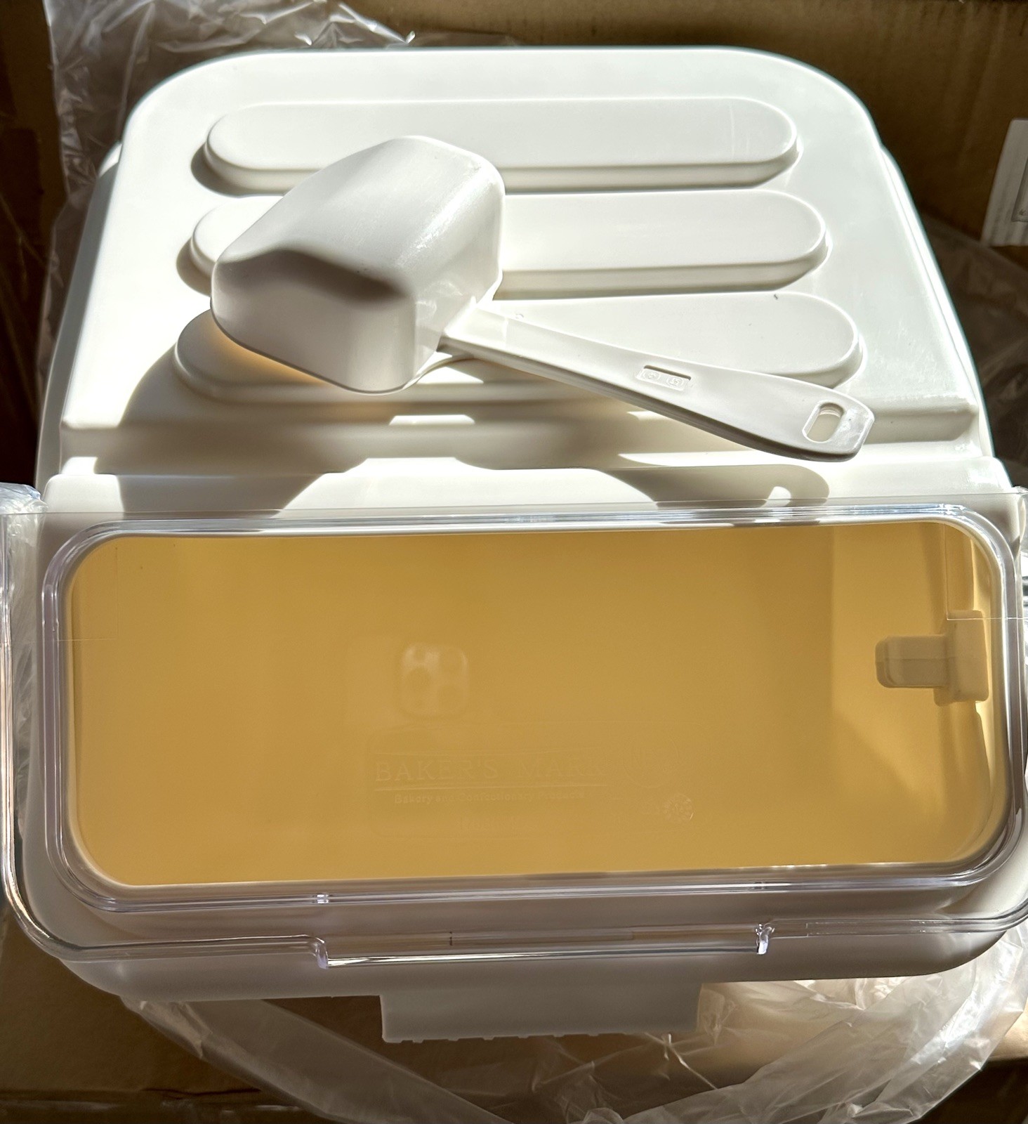 NEW IN BOX - The Baker\'s Mark shelf ingredient bin 2.6 Gallon(40 cup) with Scoop NEW IN BOX - The Baker\'s Mark shelf ingredient bin 2.6 Gallon(40 cup) with Scoop