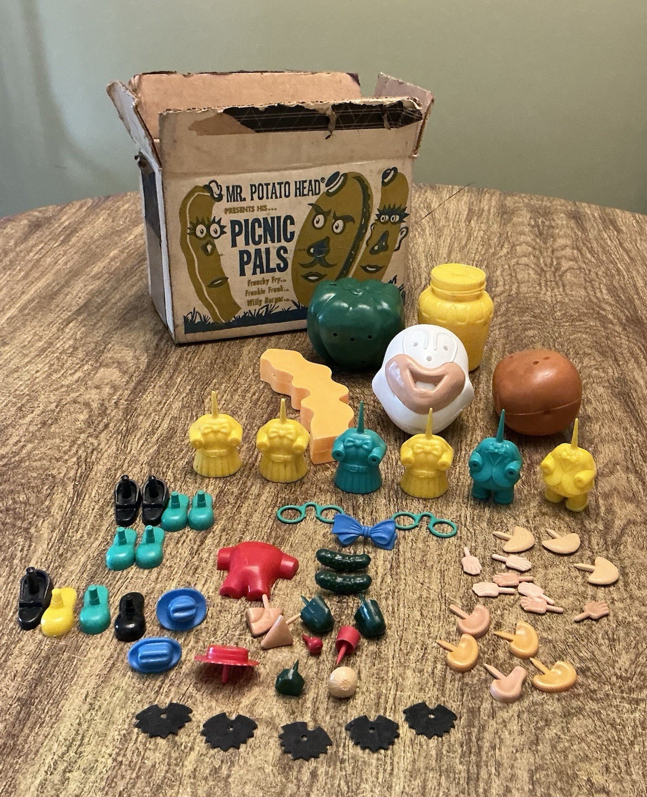 Vtg Mr Potato Head Toy Picnic Pals Box, Frenchy Mustard PLUS Accessories LOT