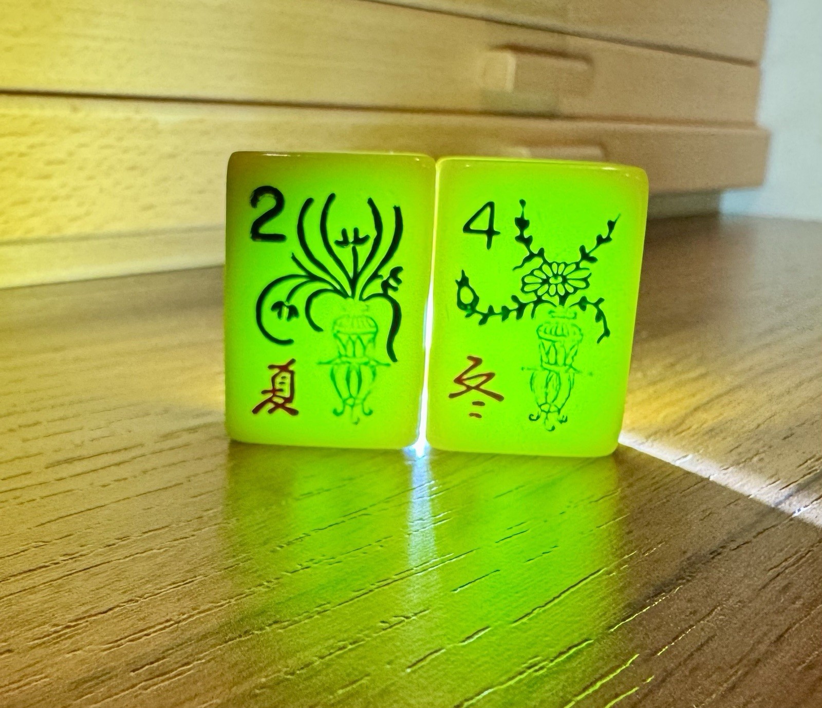 Vintage Green Glow Crisloid Mah Jong Replacement Tile Lot 2 & 4 Flowers