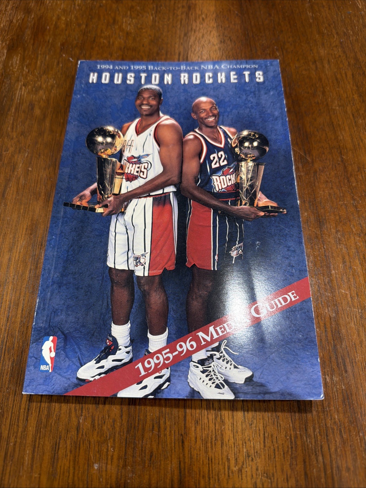1995-1996 Houston Rockets media guide / 1995 NBA champions / Drexler / Olajuwon 1995-1996 Houston Rockets media guide / 1995 NBA champions / Drexler / Olajuwon
