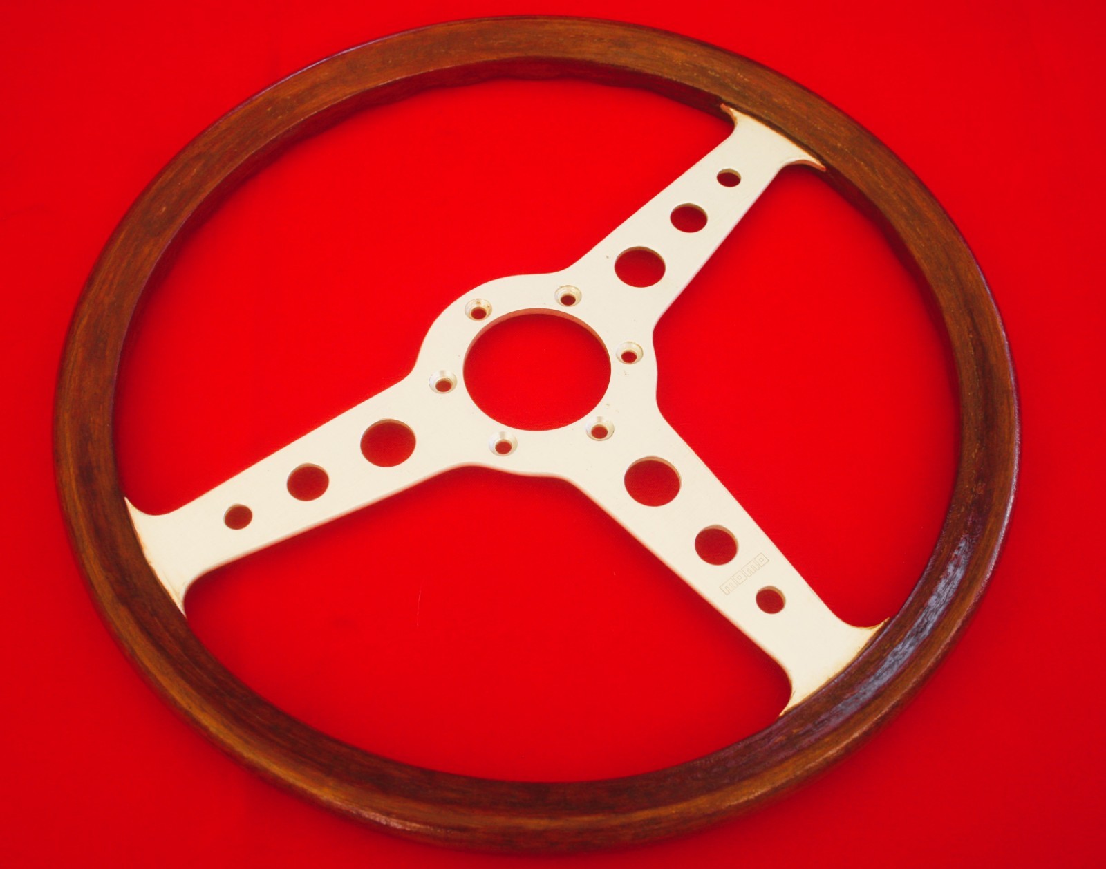 Authentic Vintage MOMO Indy Wood Steering Wheel 370mm – Original 1970s (M 20340) Authentic Vintage MOMO Indy Wood Steering Wheel 370mm – Original 1970s (M 20340)