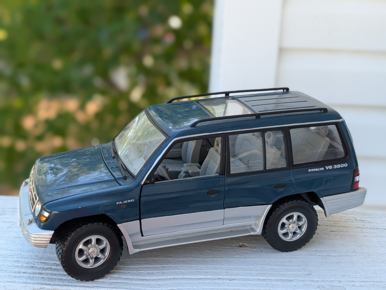 Autoart Mitsubishi Pajero GDi V6 3500 Blau Blue RHD 1:18 Scale Diecast 