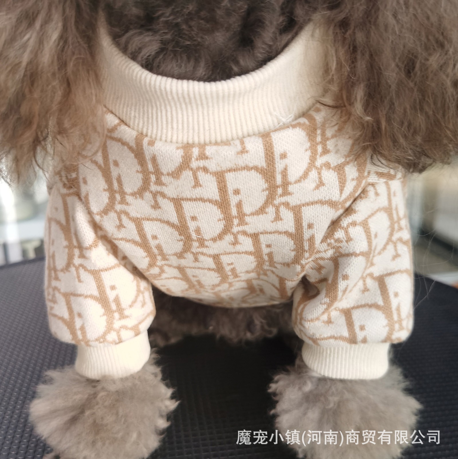 Fashion Dog Luxury Pet Clothes Dogs Cats Classic Warm Sweater Dog Clothes