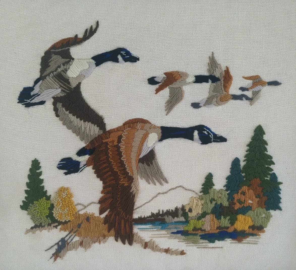 Vtg Sunset 2455 Crewel Needlework GEESE Tapestry Art Needlepoint Unframed 16x20\