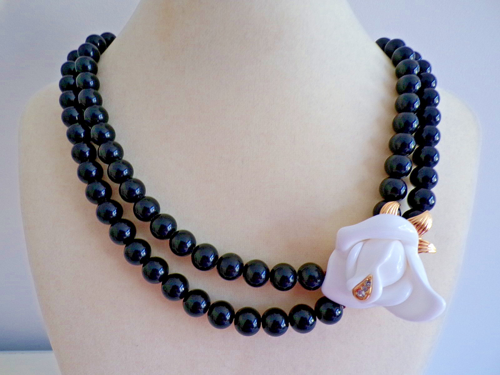 Vintage Signed KJL Avon Statement Black White Rose 80s Necklace Kenneth Jay Lane Vintage Signed KJL Avon Statement Black White Rose 80s Necklace Kenneth Jay Lane