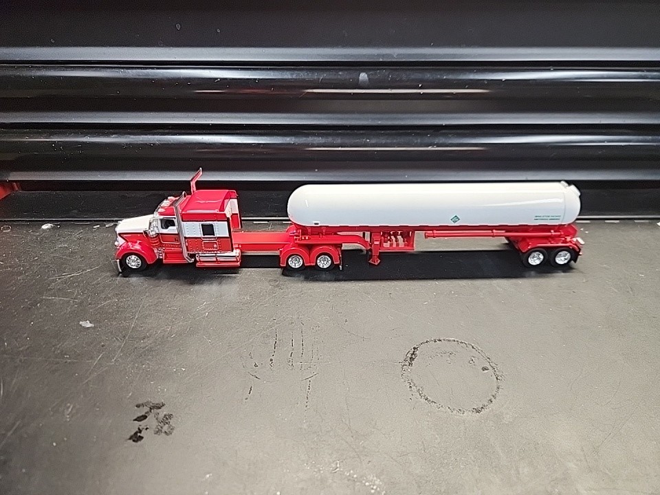DCP Kenworth Stretched W900  With Anhydrous Ammonia Tanker. Pristine No Box.
