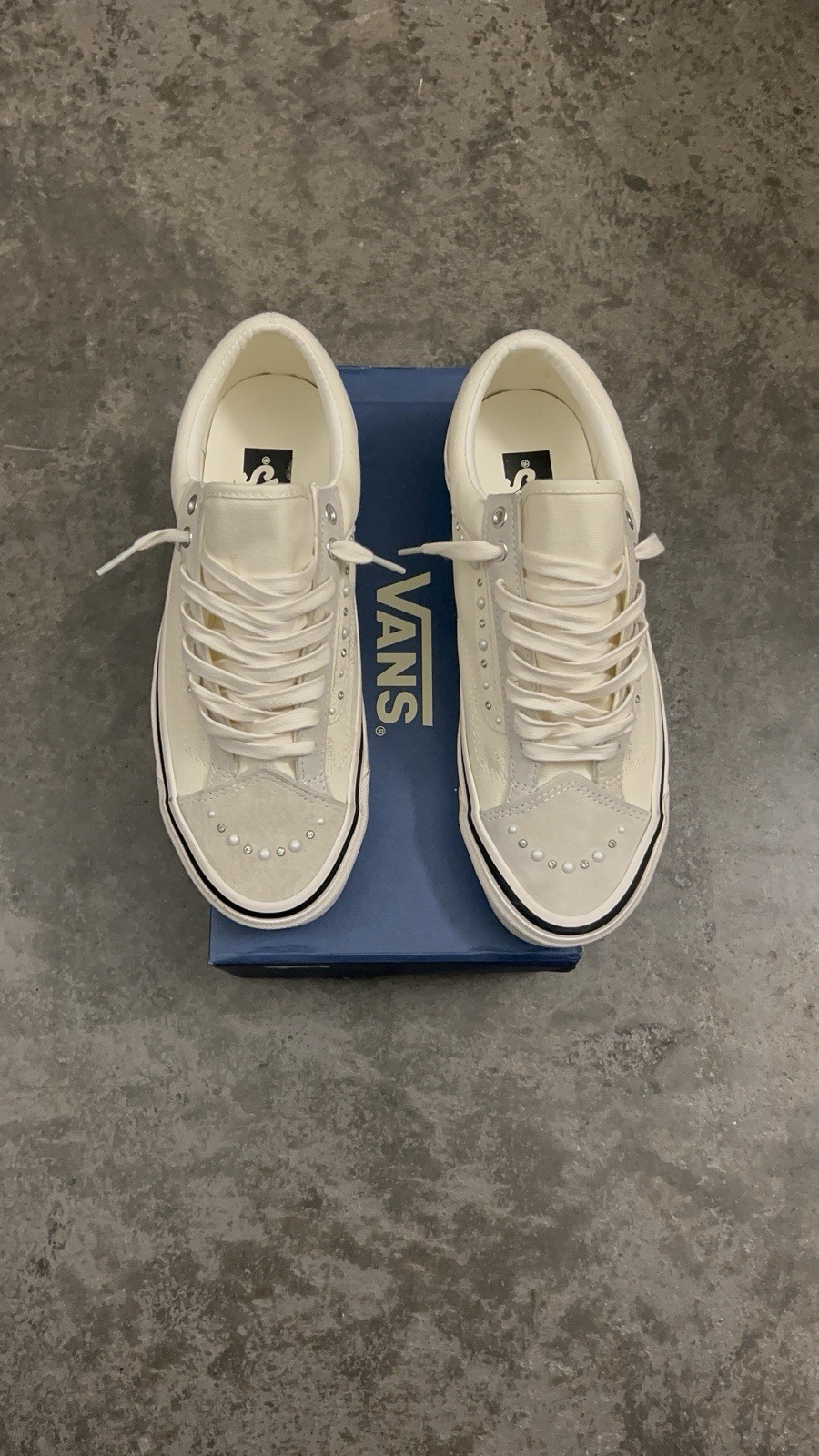 VANS Old Skool 36 Pearlized Pack Marshmallow White, Size 10.5 brand new with box VANS Old Skool 36 Pearlized Pack Marshmallow White, Size 10.5 brand new with box