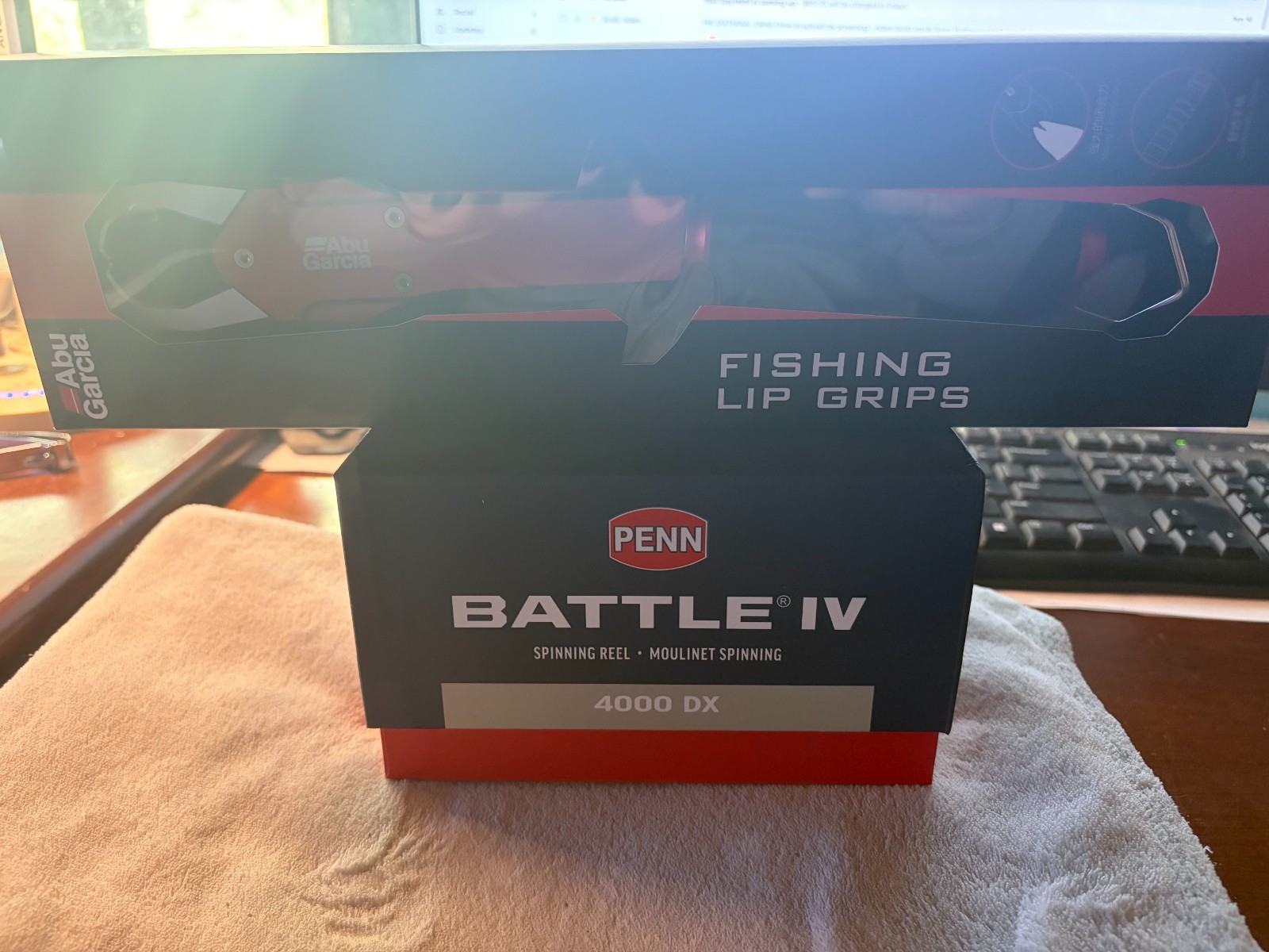 PENN BATTLE IV 4000 DX BTLIV4000DX***ABU GARCIA FISH LIP GRIPS COMBO**