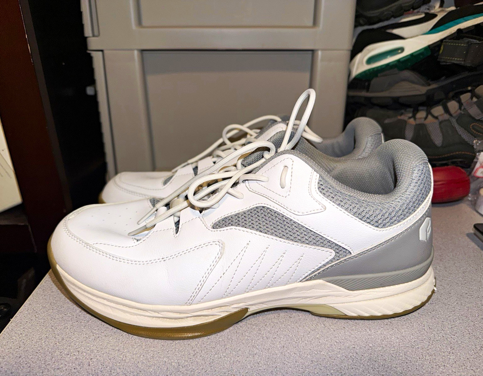 FitVille Men’s White/Gray Low Top Lace-Up Athletic Sneakers 14EW