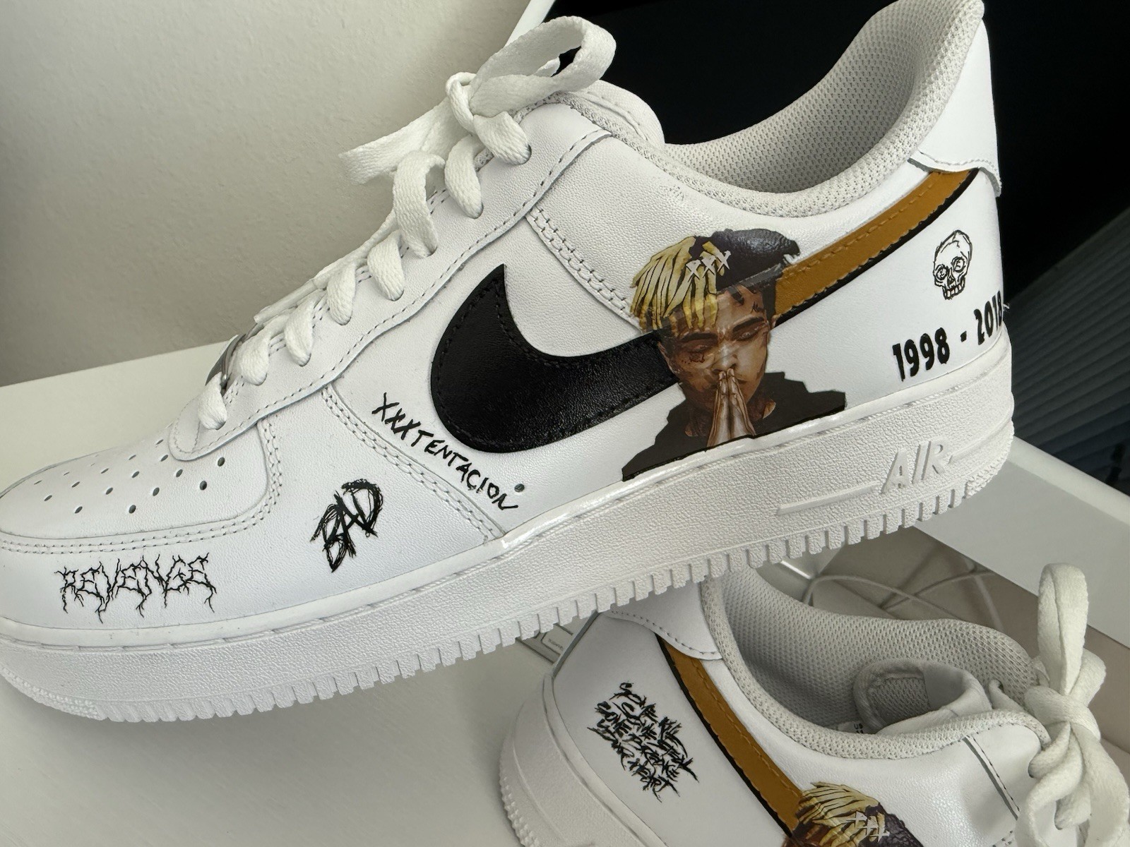 Nike “ Air Force 1 Low “ Custom XXXTENTACION White Black Gold Lace-Up Nike “ Air Force 1 Low “ Custom XXXTENTACION White Black Gold Lace-Up