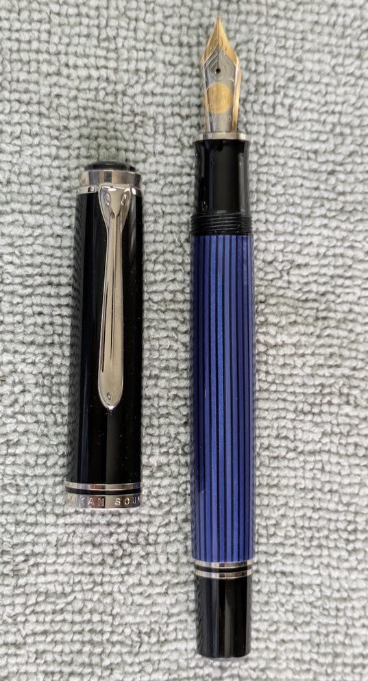 Pelikan Souveran M800 18K Fountain Pen Blue Black Fine Nib F