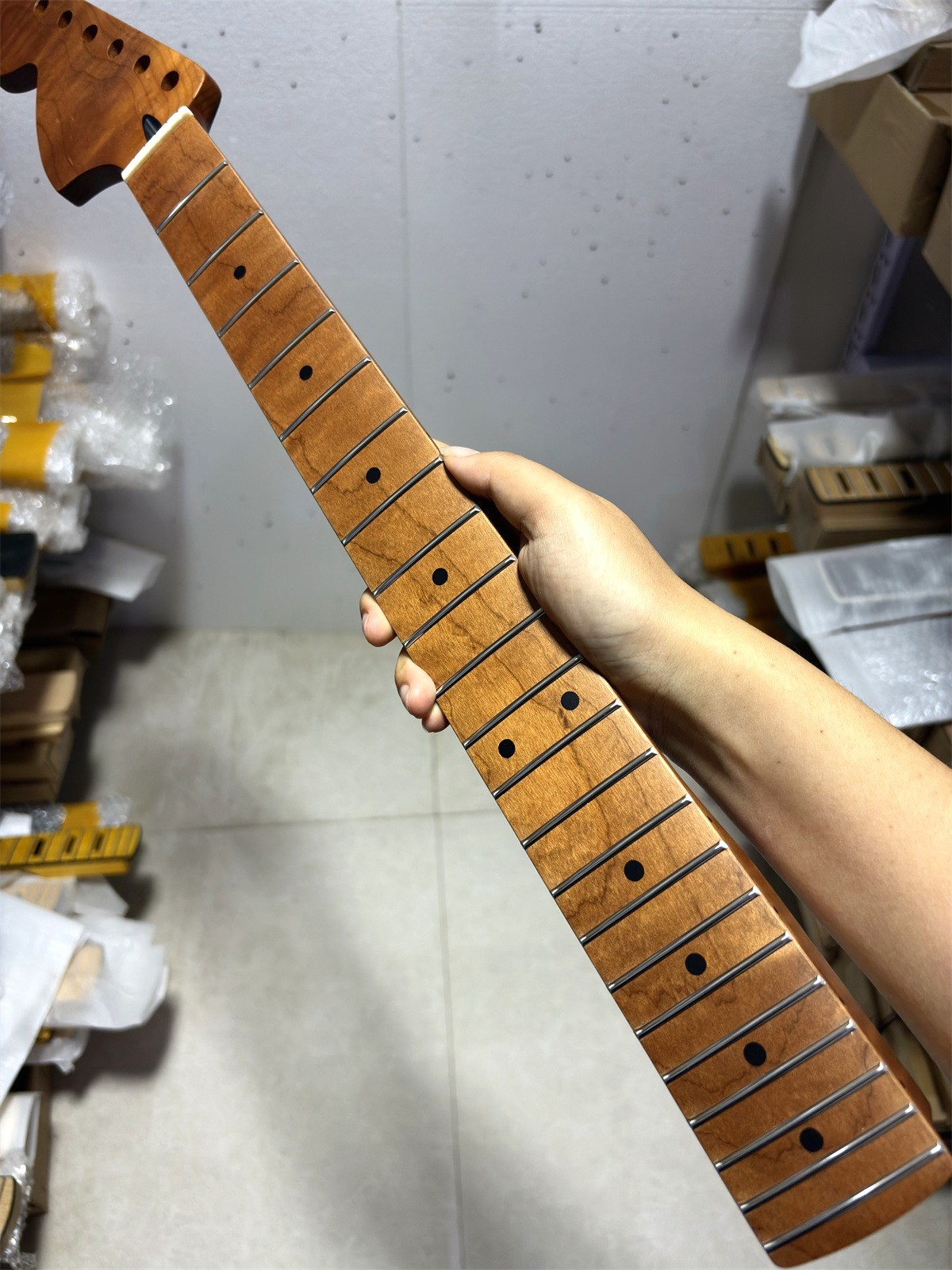 left big head 22 fret Roasted flame Maple guitar neck DIY Satin parts left big head 22 fret Roasted flame Maple guitar neck DIY Satin parts