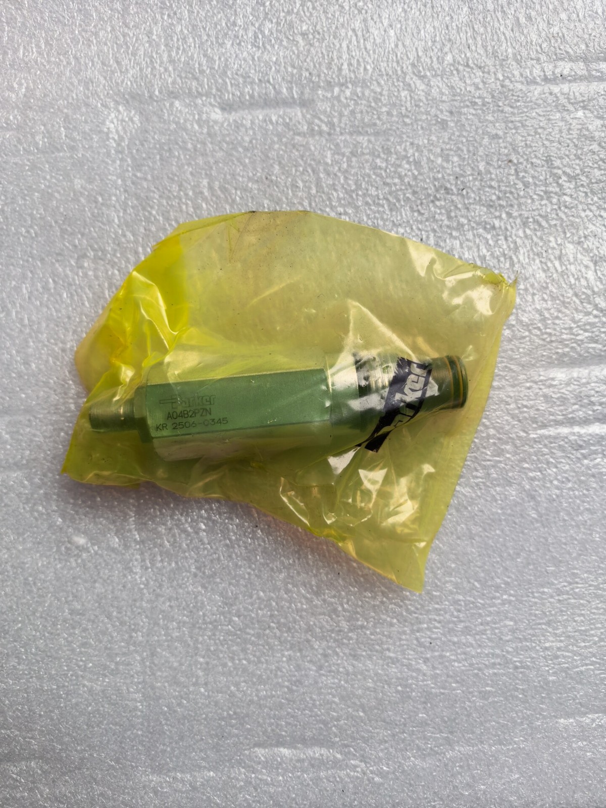 1PS  New Parker A04B2PZN Relief Valve