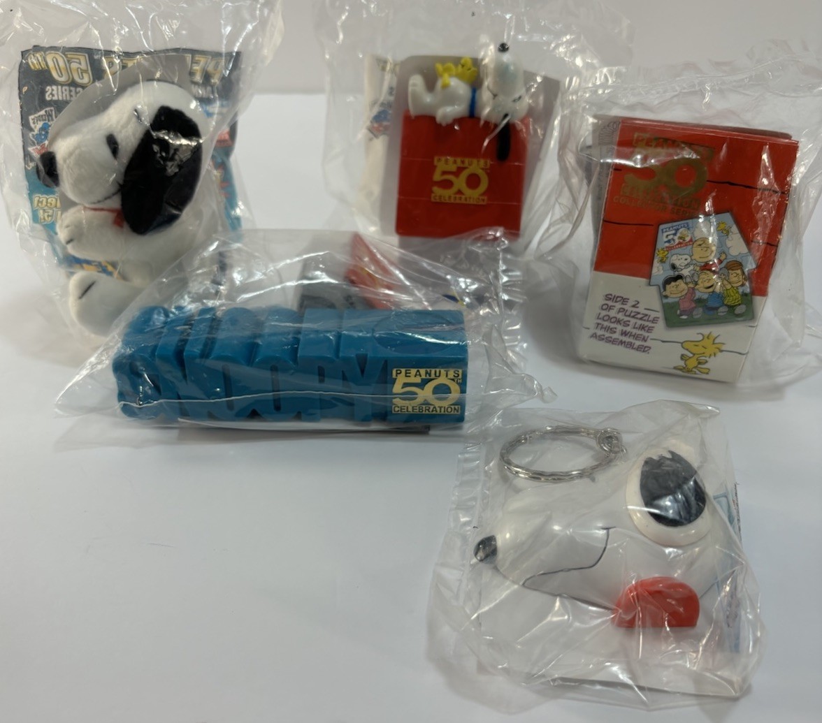 Wendy\'s PEANUTS SNOOPY 50TH ANNIVERSARY COLLECTION Kids Meal Toys Lot of 5