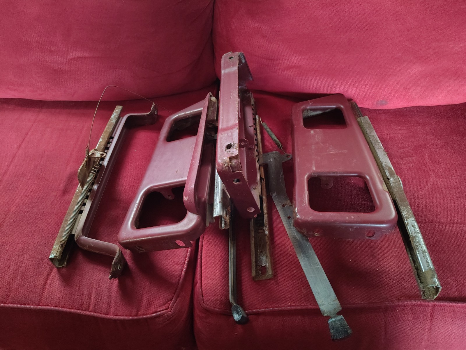 88-94 OBS CHEVY/GMC TRUCK/SUV SEAT TRACK  60/40 Seat EVERYTHING NOT ROTTED OUT 