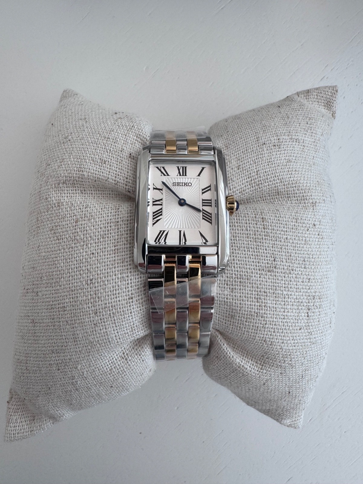 New Seiko Essentials Quartz White Roman numeral dial Women's Watch SWR087 New Seiko Essentials Quartz White Roman numeral dial Women's Watch SWR087