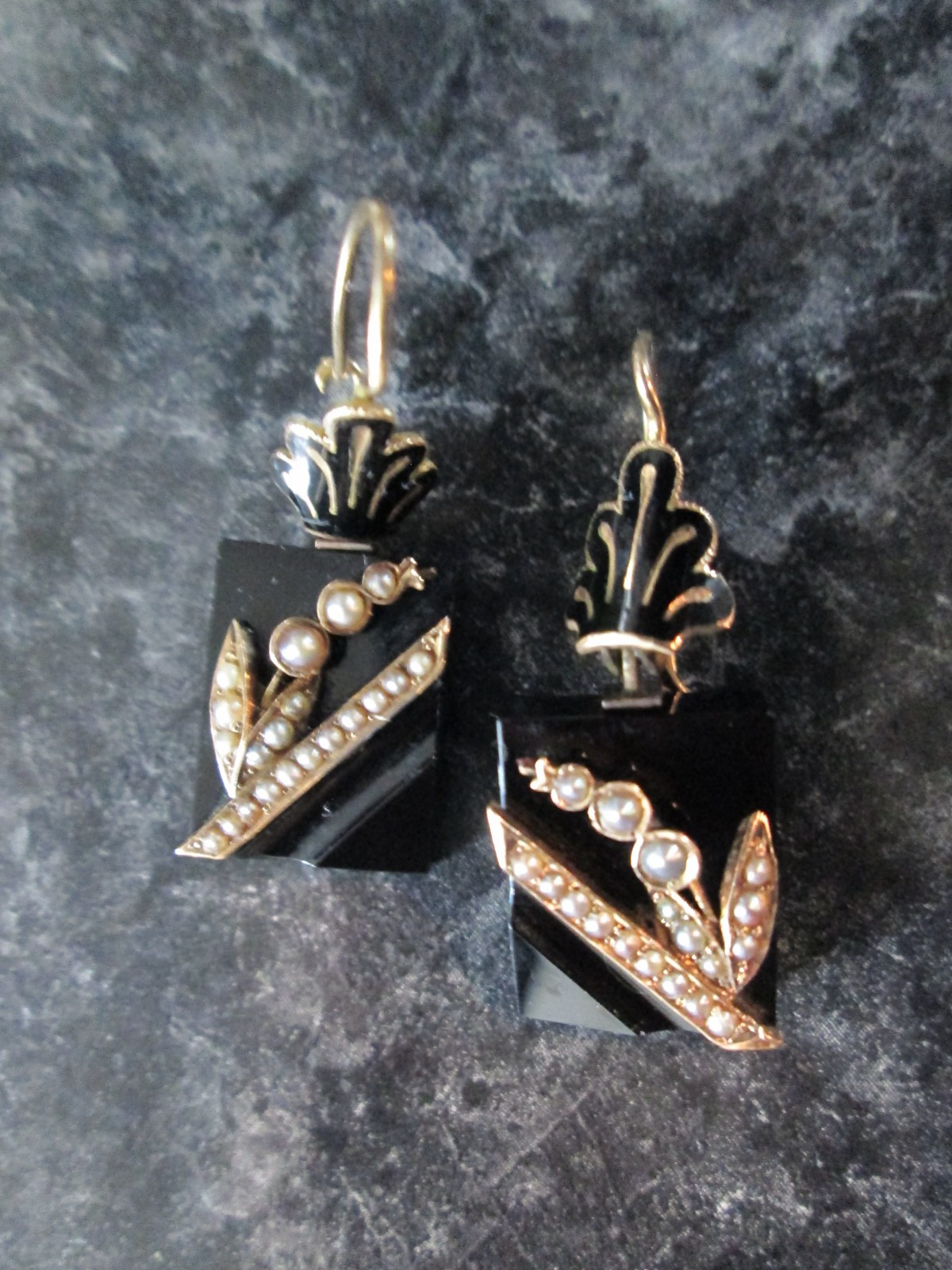 ANTIQUE VICTORIAN MOURNING SEED PEARL BLACK ONYX DANGLE EARRINGS SOLID GOLD