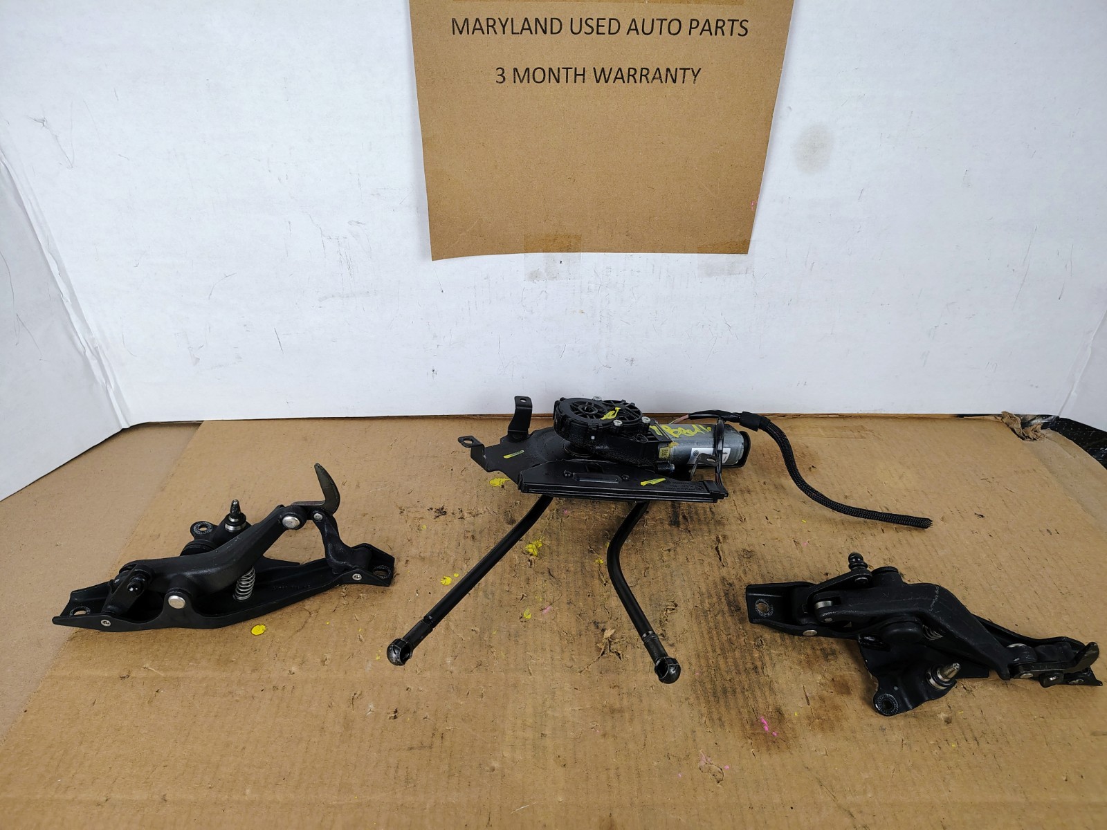 12-19 Volkswagen Beetle Convertible Top Front Upper Latch Lock Assembly Motor 12-19 Volkswagen Beetle Convertible Top Front Upper Latch Lock Assembly Motor