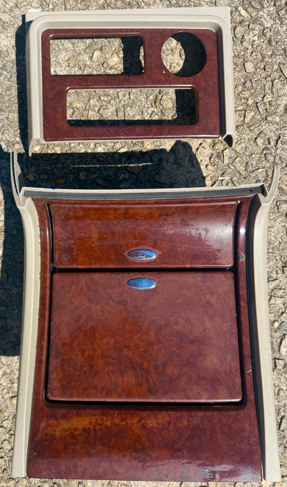 2004-2006 Cadillac Escalade Platinum Center Woodgrain Heated Cup Holder Console