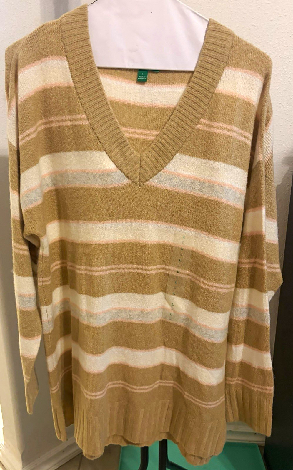 dip Women’s L Striped V-Neck Knit Pullover Sweater Long Sleeve super soft