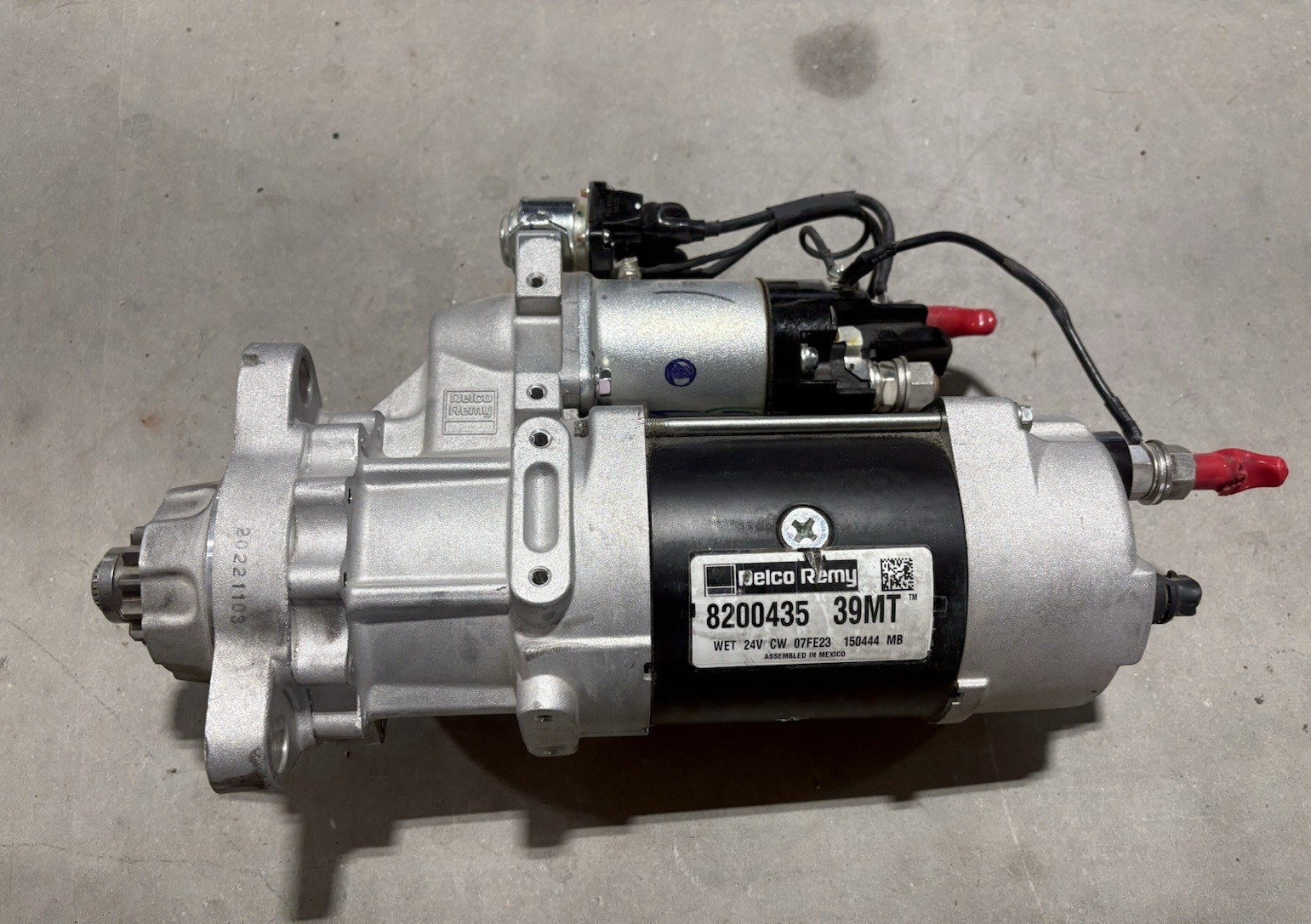 Delco Remy 39MT 24V 12-Tooth Starter Motor 8200435 (Fast Shipping) Delco Remy 39MT 24V 12-Tooth Starter Motor 8200435 (Fast Shipping)