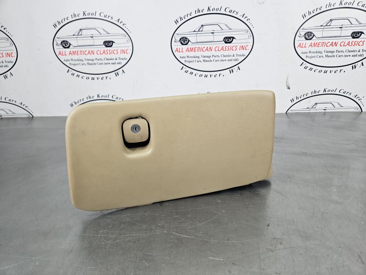 1997-04 C5 Corvette Glove Box Glovebox Door Assembly, Tan, Nice - OEM