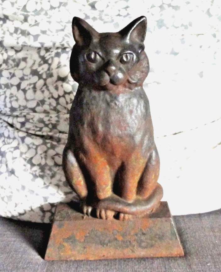 ANTIQUE 1920 - 30'S CAST IRON CAT DOORSTOP 12 1/2 x 7 VG CONDITION GREAT PATINA ANTIQUE 1920 - 30'S CAST IRON CAT DOORSTOP 12 1/2 x 7 VG CONDITION GREAT PATINA