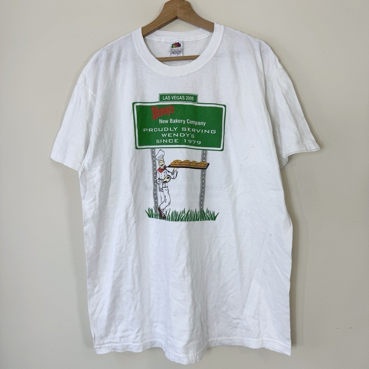 Vintage Y2k Wendy\'s Bakery Fast Food Burger Snack White Tee Shirt - XL Vintage Y2k Wendy\'s Bakery Fast Food Burger Snack White Tee Shirt - XL