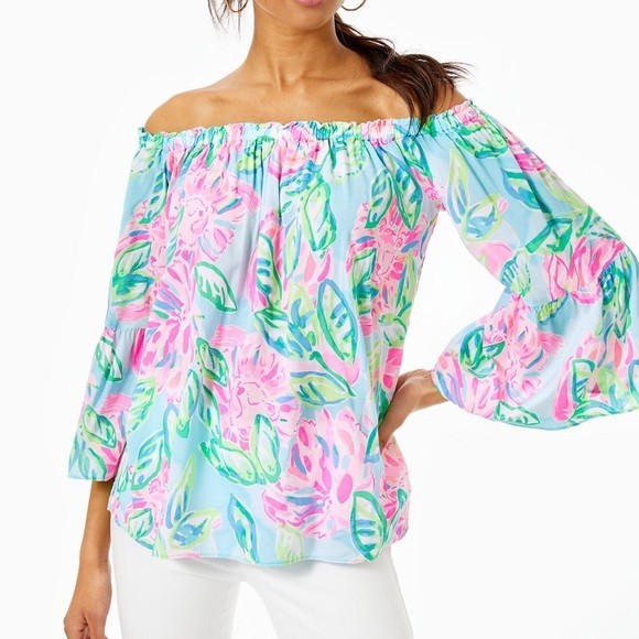 Lilly Pulitzer Top M Maryellen Off The Shoulder Smocked Resort Cockatoo Pink Lilly Pulitzer Top M Maryellen Off The Shoulder Smocked Resort Cockatoo Pink