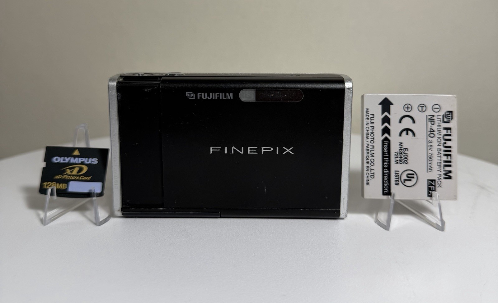 Fujifilm FinePix Z1 Digital Camera 5.1MP Point & Shoot BLK W/Battery & SD Card