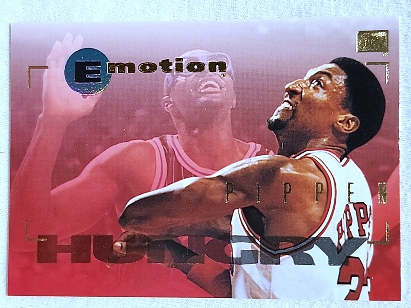 1994-95 Skybox Emotion Scottie Pippen #13 Chicago Bulls