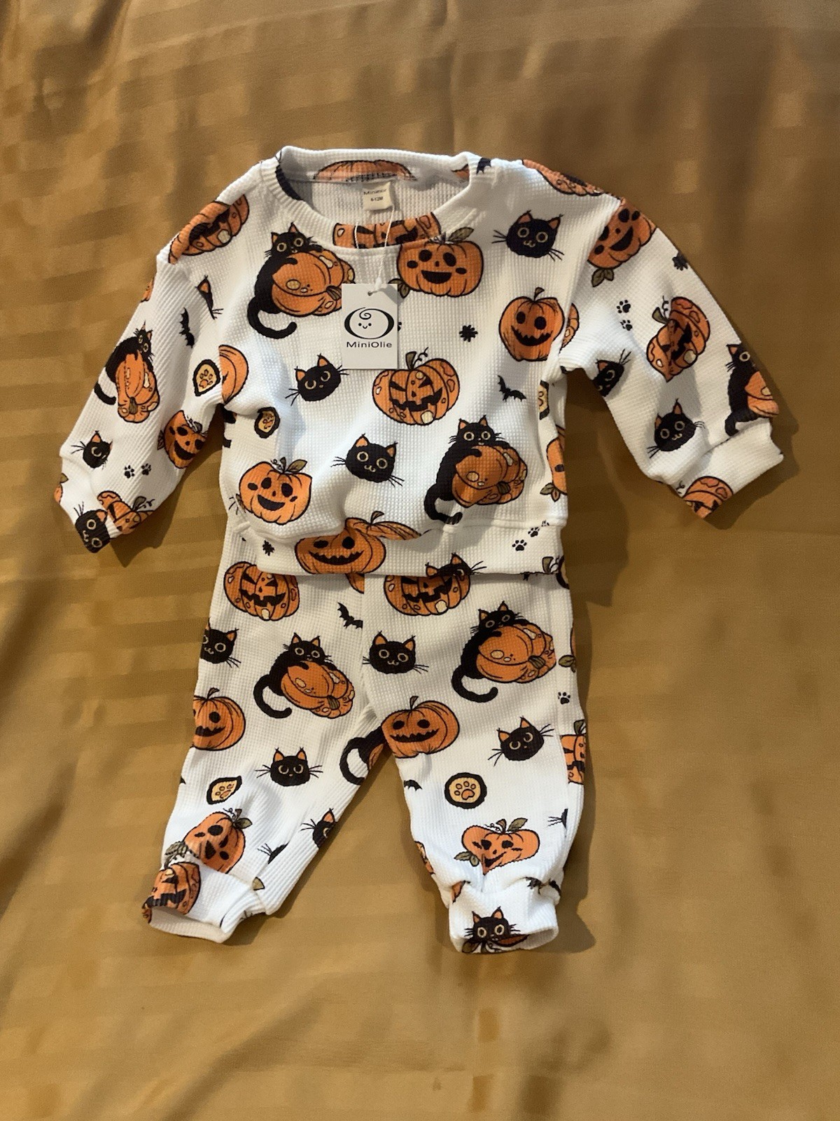 Miniolie Halloween Theme Waffle Knit Set 6-12 Mos. NWT Miniolie Halloween Theme Waffle Knit Set 6-12 Mos. NWT