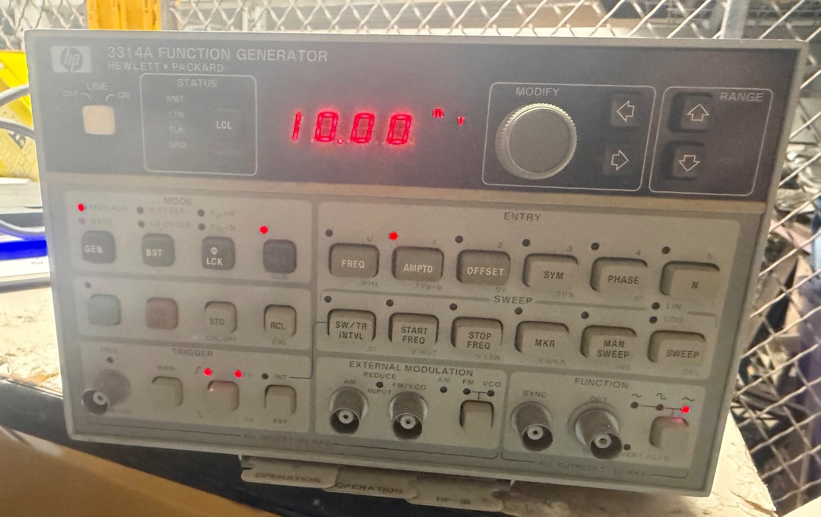 Hewlett Packard HP 3314A Function Generator Test Equipment - Powers On Hewlett Packard HP 3314A Function Generator Test Equipment - Powers On