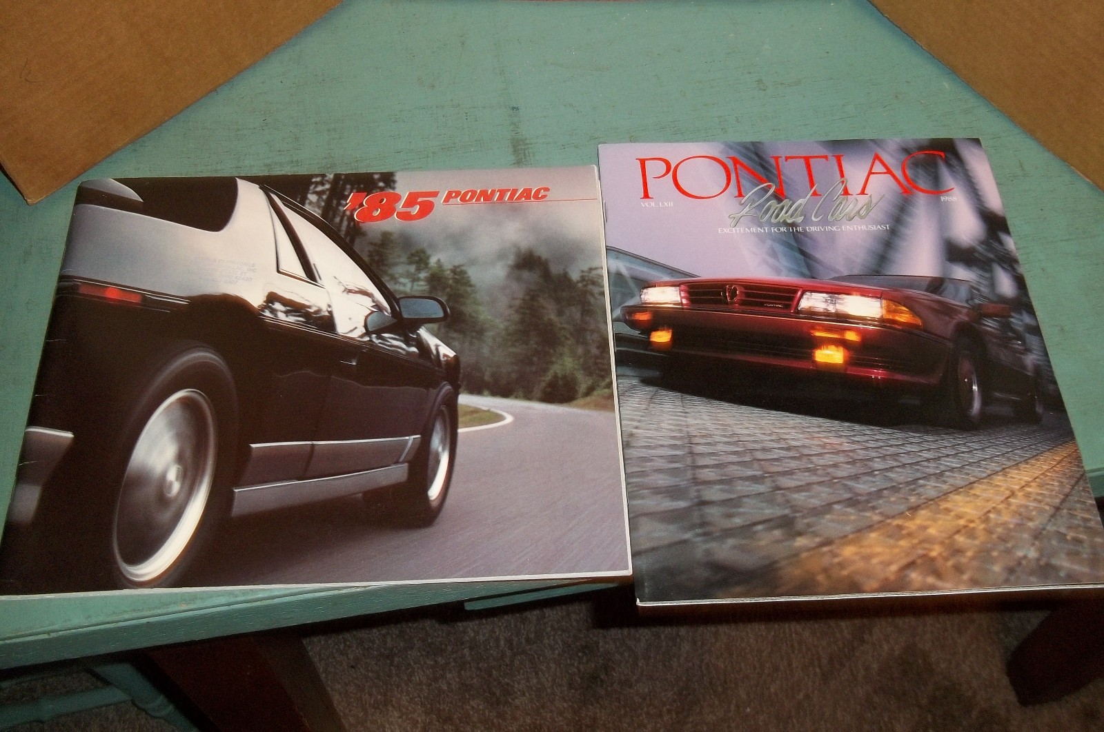 Lot of 2 Original Pontiac Books 1985/1988 NOS Lot of 2 Original Pontiac Books 1985/1988 NOS