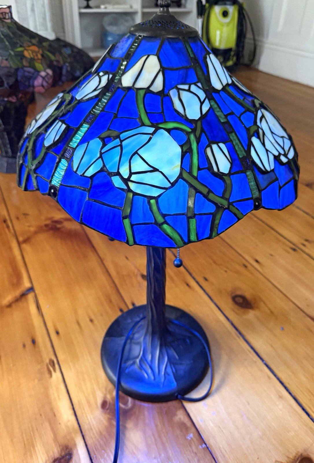 Tiffany Style Stained Glass Floral Table Lamp Pull Chain Blue White Green