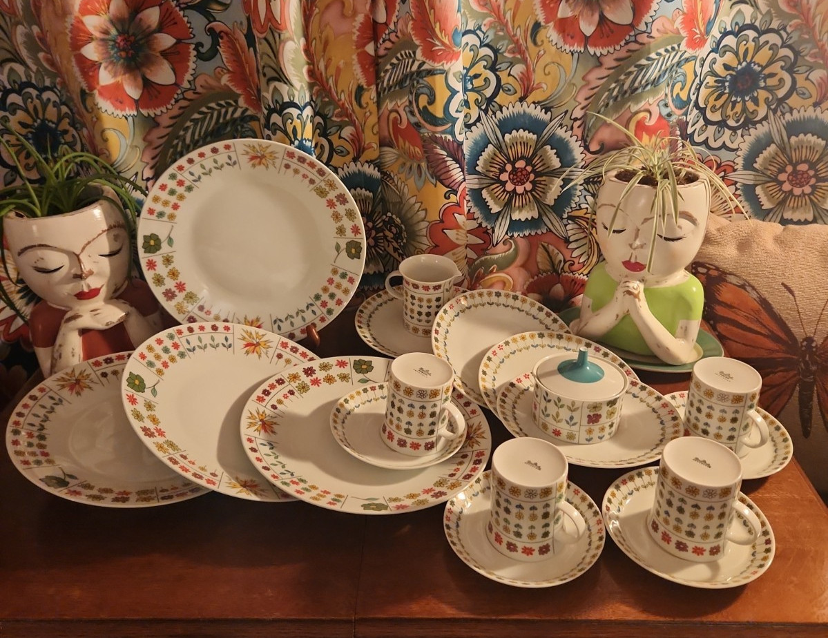 Vtg Rosenthal Emilio Pucci Studio Line MCM Colorful HTF 19 Piece Set Vtg Rosenthal Emilio Pucci Studio Line MCM Colorful HTF 19 Piece Set