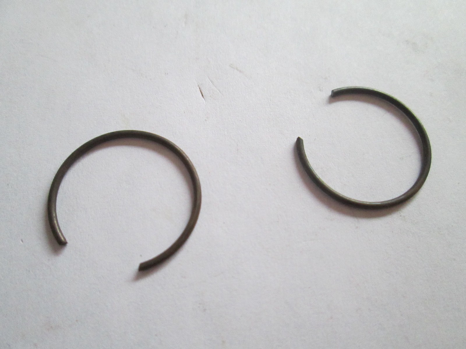 NOS OEM Yamaha 93450-17044-00 Circlips Qty 2 NOS OEM Yamaha 93450-17044-00 Circlips Qty 2