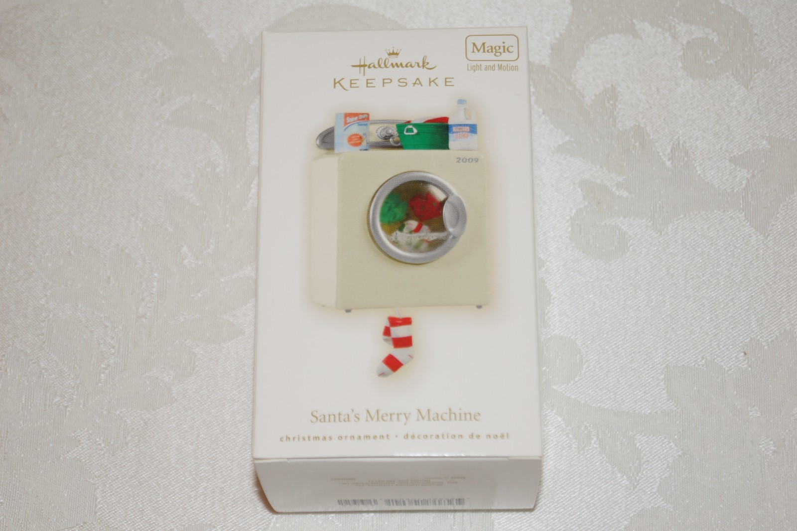 Hallmark Keepsake Magic Ornament 2009 Santa\'s Merry Machine NEW Hallmark Keepsake Magic Ornament 2009 Santa\'s Merry Machine NEW