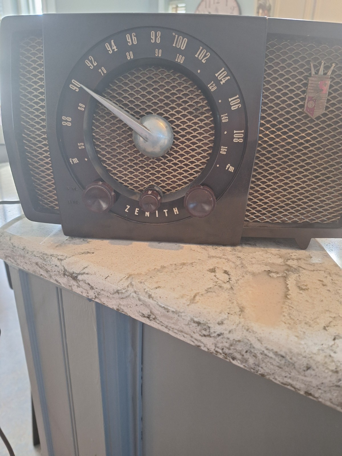 Vintage 50's Zenith Model H723Z AM/FM Bakelite  Tube Radio