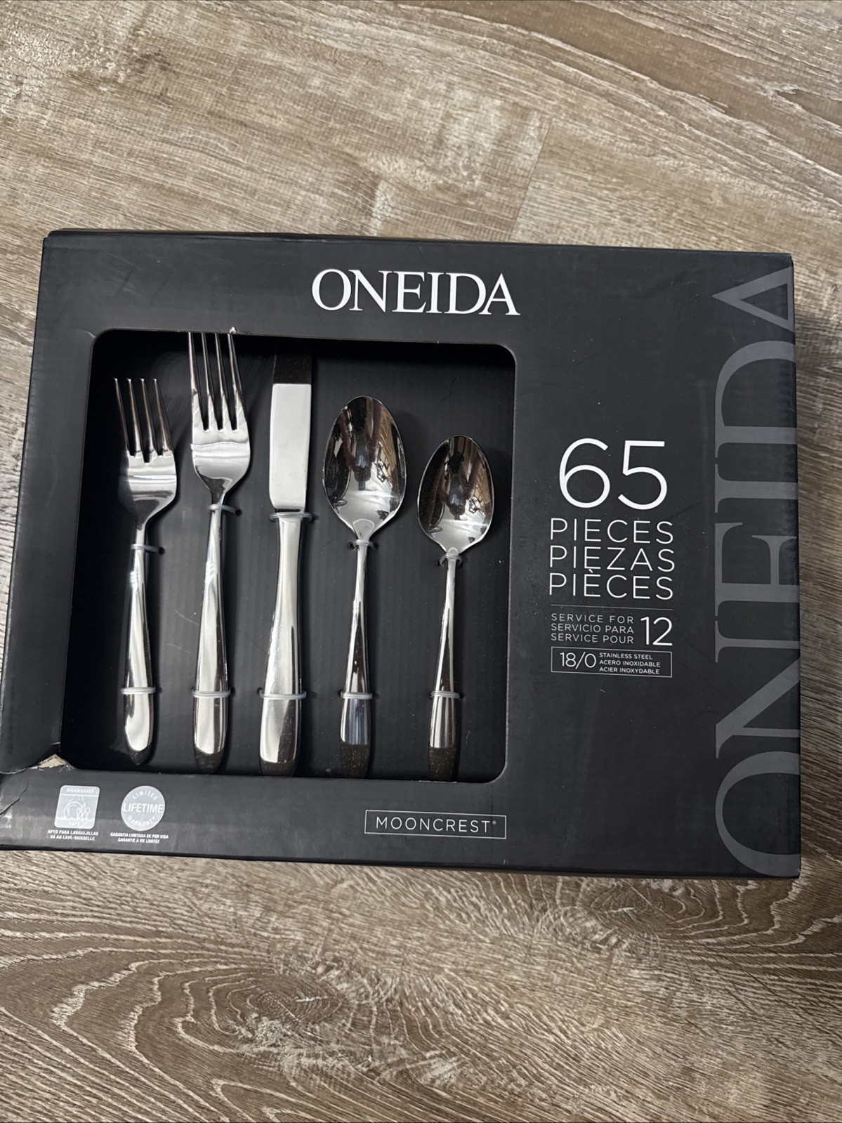 ONEIDA Mooncrest 65pc Stainless Steel Flatware Set Silver for 12 ONEIDA Mooncrest 65pc Stainless Steel Flatware Set Silver for 12