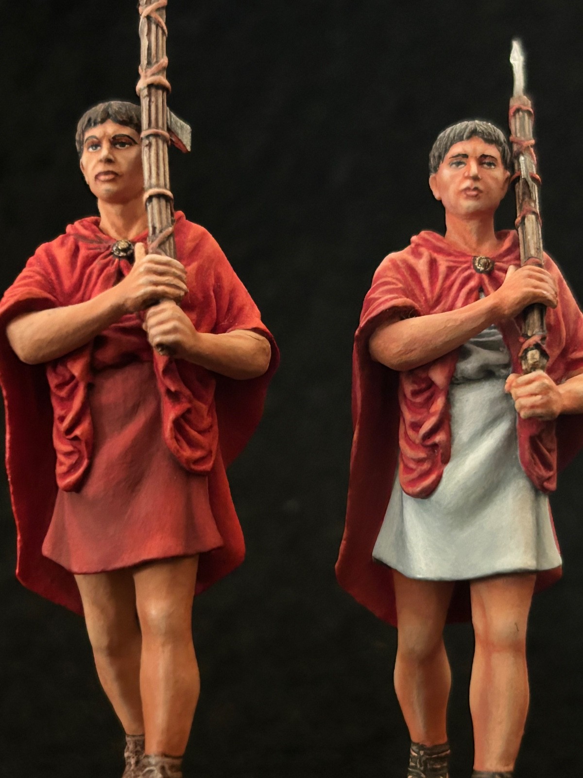 AeroArt St Petersburg 3876: 2 Roman Lictors Carrying Fasces -54mm Artist Painted