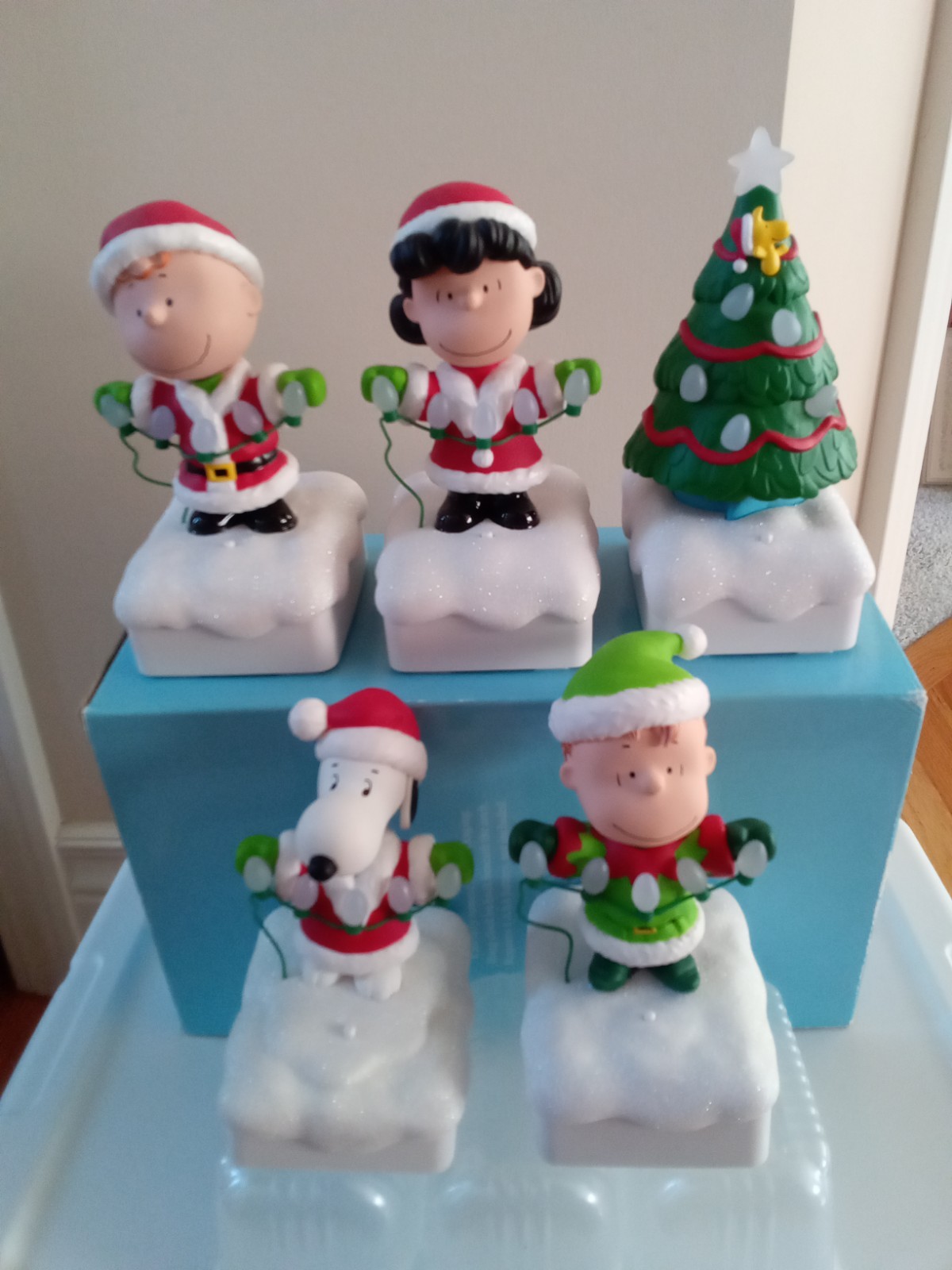 2015 Hallmark Peanuts Gang Christmas Light Show Wireless Band Figures Set of 5