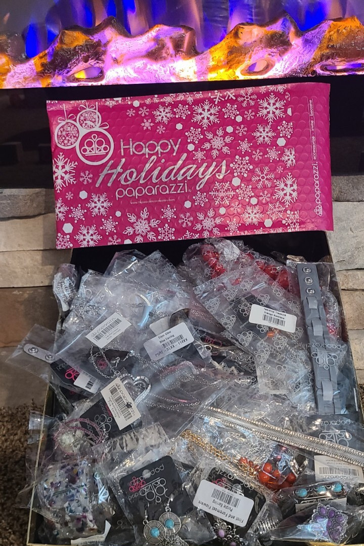 Paparazzi Vintage lot 125 pieces. Hidden Gems from 2017-20, + 2 Free Gifts Paparazzi Vintage lot 125 pieces. Hidden Gems from 2017-20, + 2 Free Gifts
