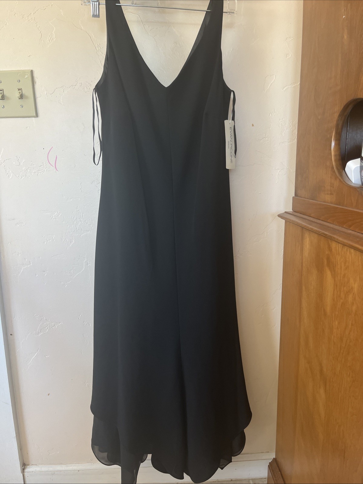 Evan PICONE Dress Black V Neck