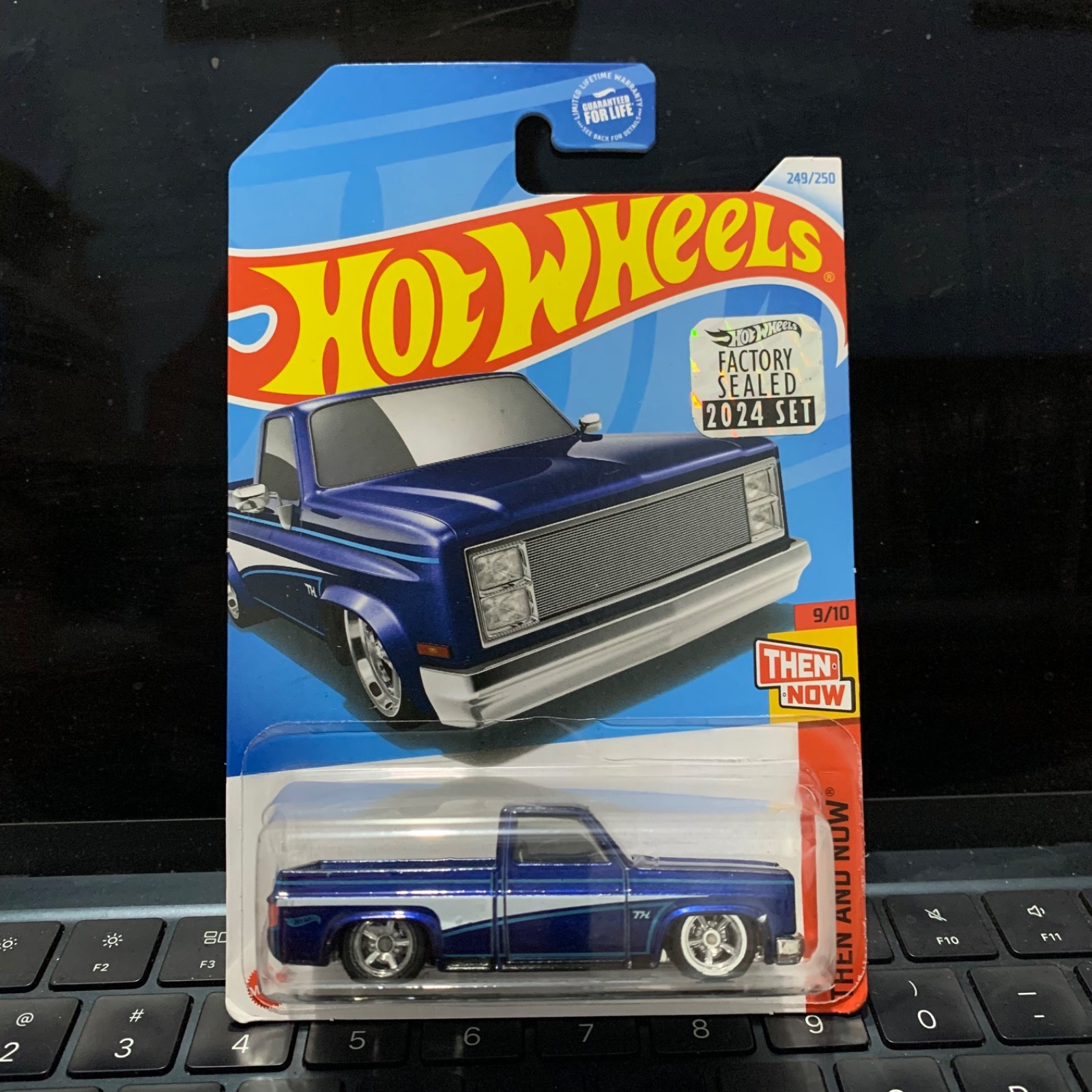 Hot Wheels Factory Sealed 2024 Super Treasure Hunt \'83 Chevy Silverado Blue