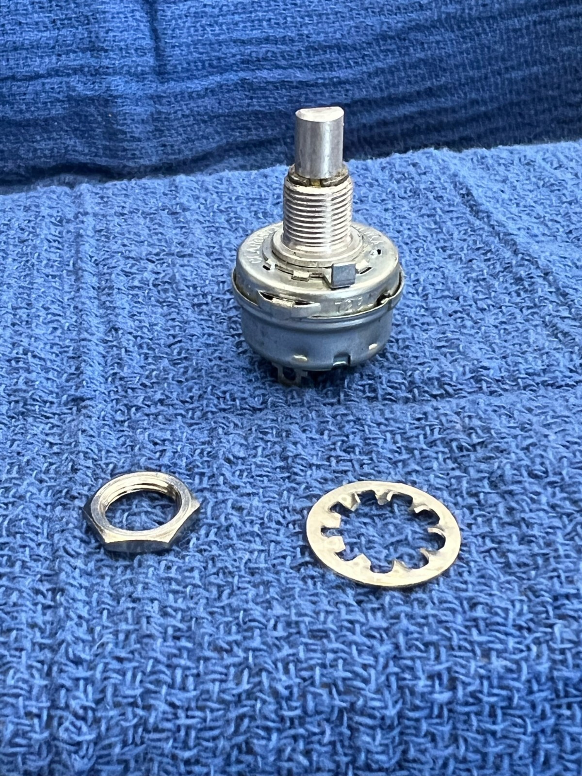 NOS 1972 Clarostat on/off switch, 3A 125v 1A 250v rating. MADE IN USA.